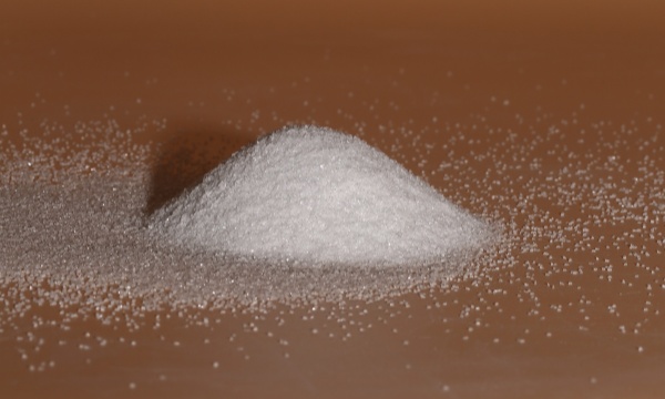 如何進(jìn)行白剛玉噴砂的現(xiàn)場(chǎng)管理與控制？