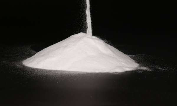 如何選擇適合的噴砂白剛玉材料？