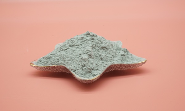 牙科陶瓷廠(chǎng)：綠碳化硅微粉啃動(dòng)氧化鋯硬骨頭